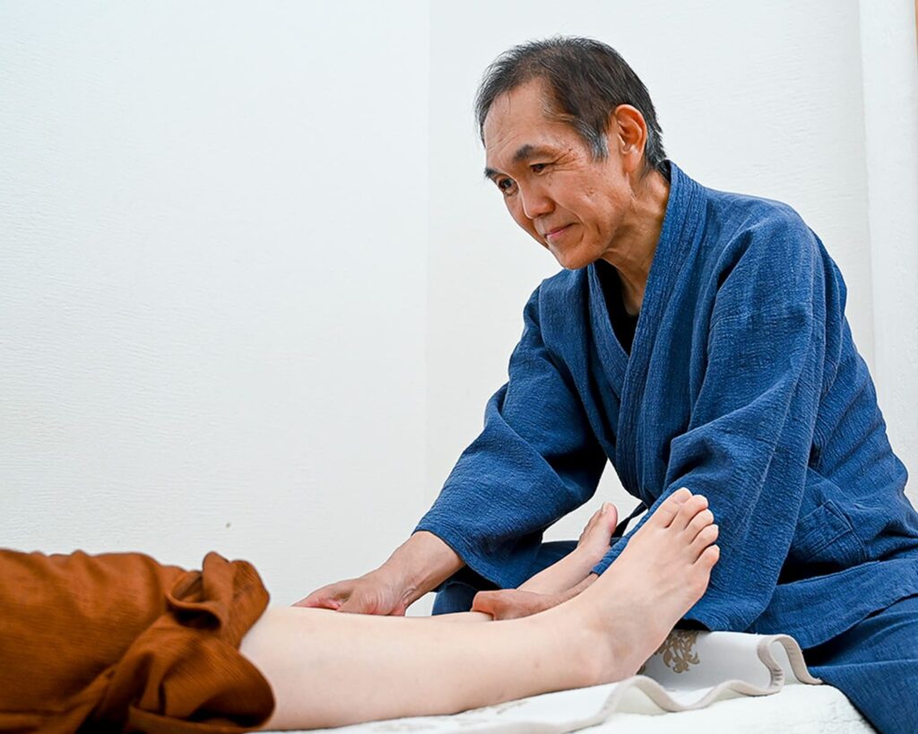 足のマッサージ